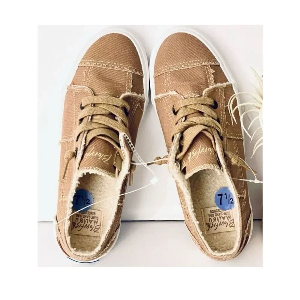 NWT Gorgeous Blowfish Malibu 8 Tan Sherpa Lined Memory foam Cushioned Sneakers